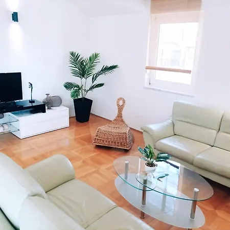 Barba Luka, Near Beach, Beautiful Views Apartment Kastela