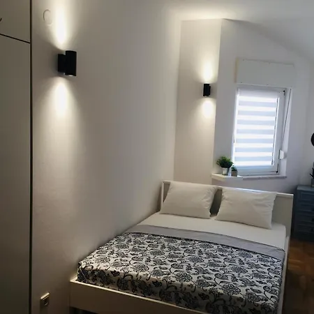 Apartment Barba Luka, Near Beach, Beautiful Views Kastela